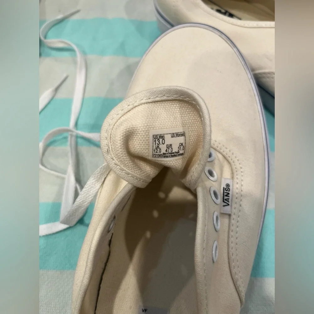 Vans - Picture 2 of 3